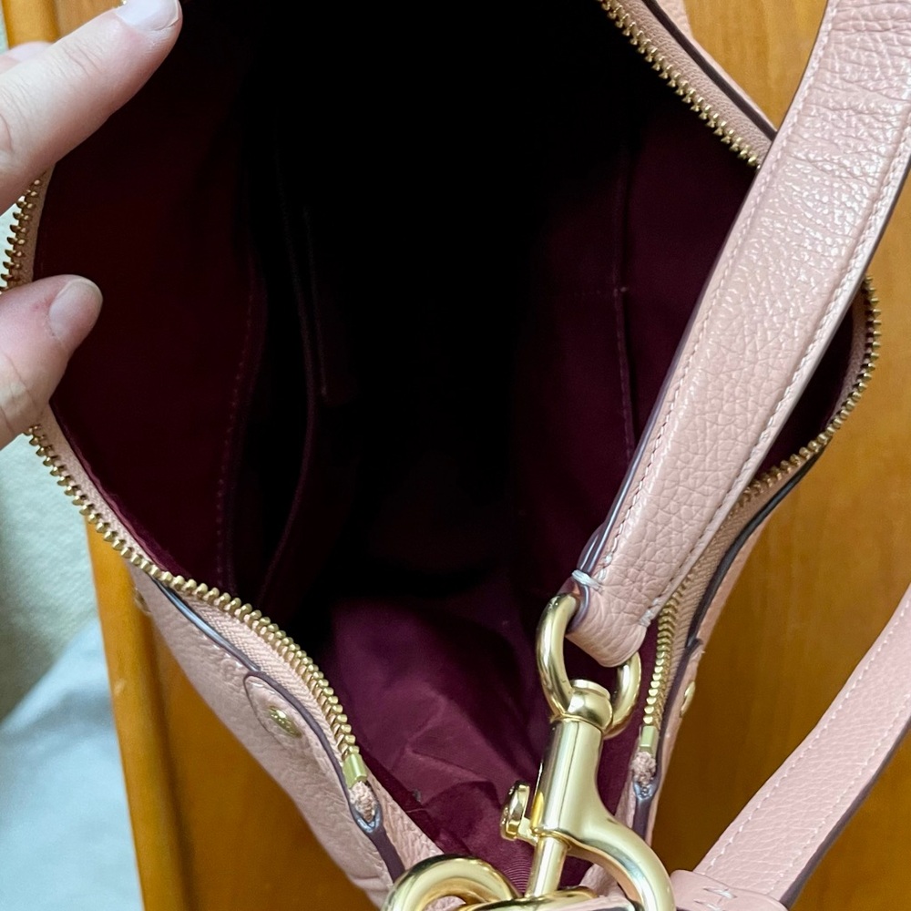 Coach Mara Hobo Shoulder Bag in Shell Pink. Pre-Owned - Picture 4 of 5